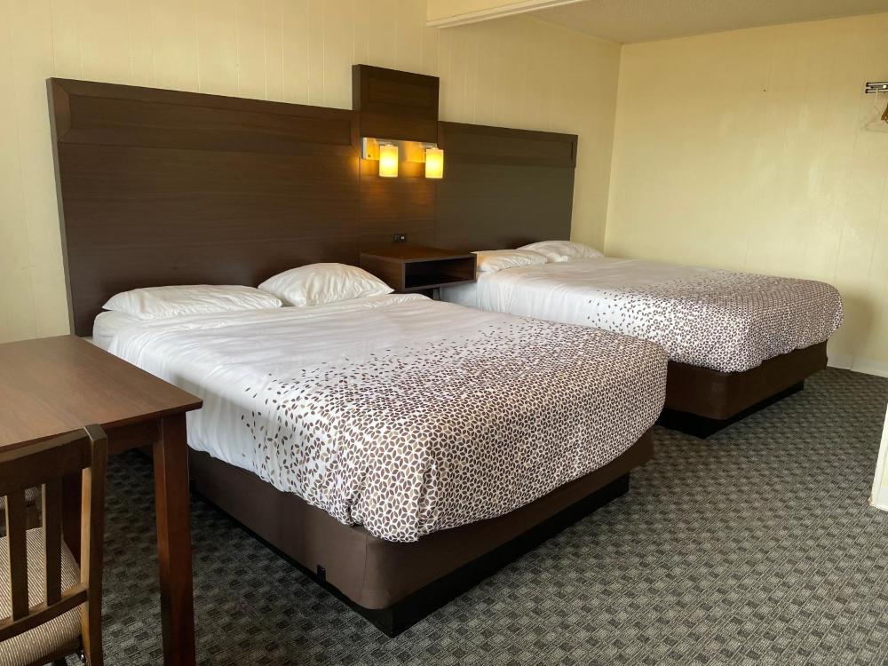 Queen Room interior